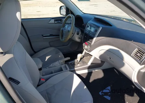 2013 Subaru Forester 2.5X Premium z USA, uszkodzony, nr VIN JF2SHACC4DH416137